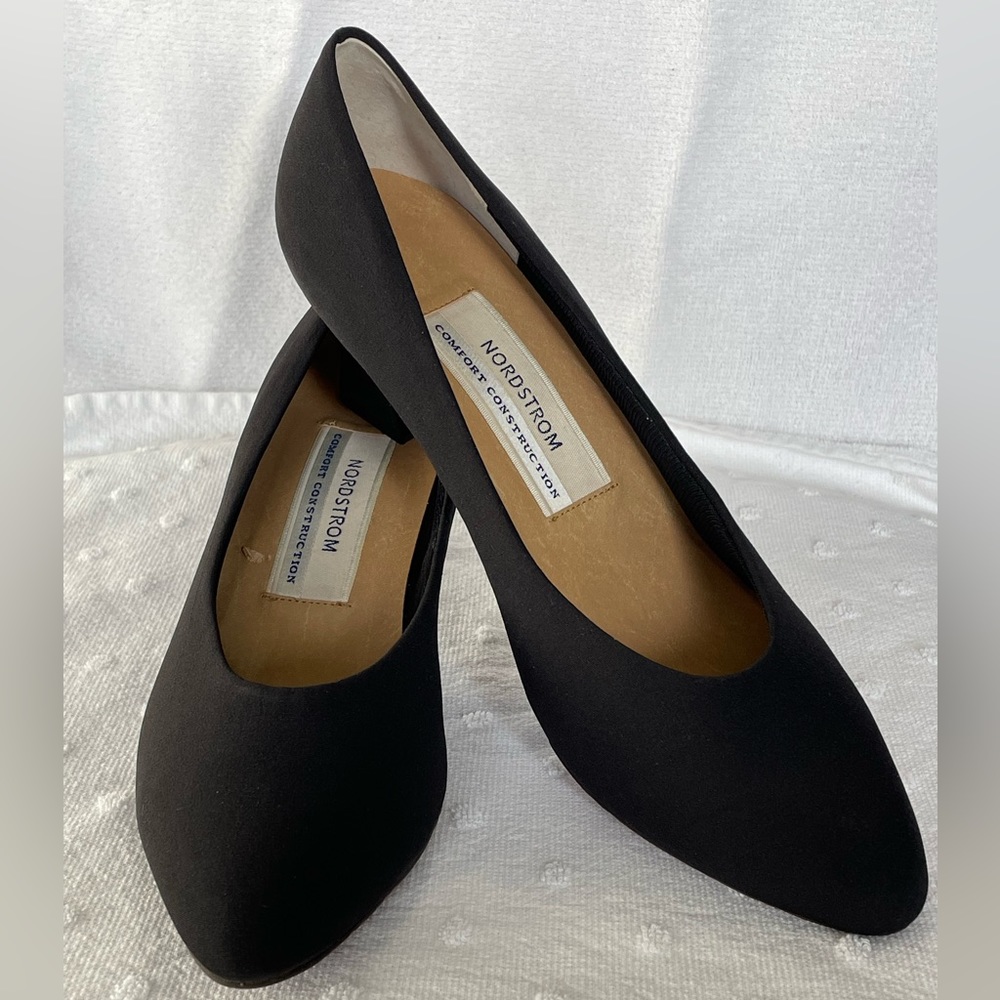 Nordstrom Sensations black pumps with man made fabric material in 9 M